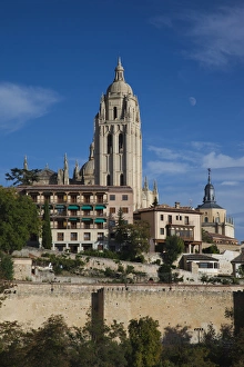 Images Dated 6th October 2011: Spain, Castilla y Leon Region, Segovia Province, Segovia, town view with Segovia