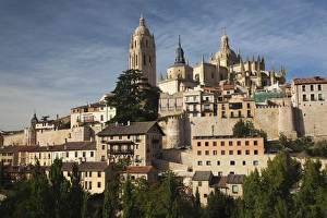 Images Dated 7th October 2011: Spain, Castilla y Leon Region, Segovia Province, Segovia, town view with Segovia