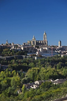 Images Dated 10th October 2011: Spain, Castilla y Leon Region, Segovia Province, Segovia, elevated town view with