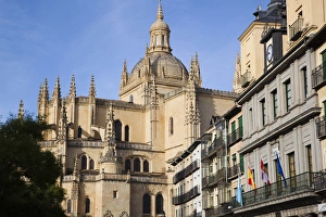 Images Dated 7th October 2011: Spain, Castilla y Leon Region, Segovia Province, Segovia, Plaza Mayor, Segovia Cathedral
