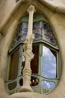 Images Dated 30th May 2008: Spain, Catalonia, Barcelona. Gaudis Casa Batllo (1906) lavish baroque bones