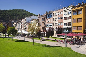 Images Dated 12th October 2011: Spain, La Rioja Region, La Rioja Province, Najera, town view