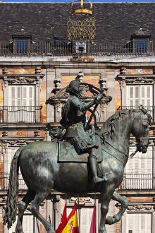 Build Prints: Spain, Madrid, Centro Area, Plaza Mayor, statue of King Philip III