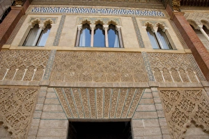 Images Dated 2nd June 2010: Spain, Seville. Alcazar (aka Reales Alcazares), Moorish / Mudejar royal palace. Patio
