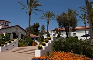 Images Dated 2027 June: Spanish villa architecture of La Costa Spa & Golf Resort in Carlsbad, California