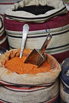 Images Dated 27th January 2006: Spices for sale in spice shop, Khan el Khalili Bazaar, Cairo, Egypt