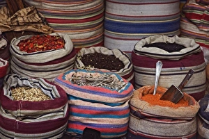 Images Dated 27th January 2006: Spices for sale in spice shop, Khan el Khalili Bazaar, Cairo, Egypt