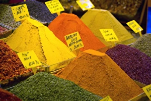 Images Dated 30th September 2005: Spices in the Spice Market, Istanbul Turkey