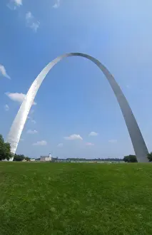 Images Dated 2028: St Louis Missouri The Gateway Arch or St Louis Arch 630 feet high built in 1963 steel