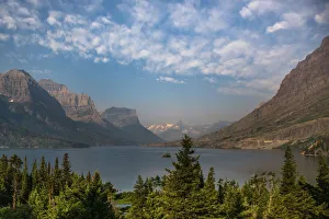 Images Dated 18th January 2022: St. Mary Lake from Wild Goose Island Lookout, Glacier National Park, Montana, USA