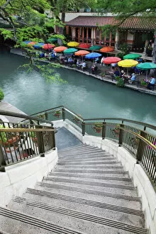Images Dated 5th April 2006: Stairway leading to River Walk and San Antonio River, San Antonio, Texas