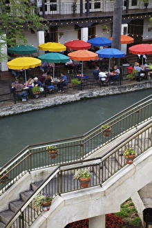 Images Dated 5th April 2006: Stairway leading to River Walk and San Antonio River, San Antonio, Texas