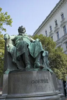 Images Dated 30th September 2006: Statue of Johann Wolfgang von Goethe outside the Burggarten, Vienna, Austria