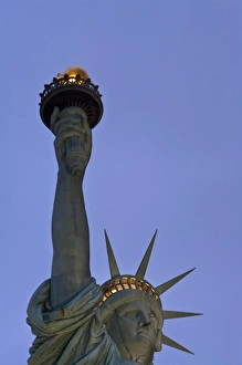 Images Dated 21st December 2007: The Statue of Liberty at dusk - Statue of Liberty National Monument, New York