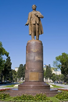 Images Dated 27th May 2010: Statue of Nizami, Baku, Azerbaijan