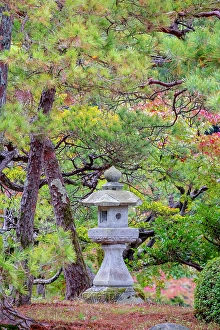 Maple Prints: Stone lantern, Kenrokuen Garden, Kanazawa, Japan