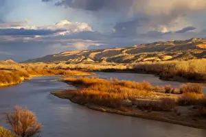 Images Dated 12th April 2009: Stormy light over the Colorado River and Colorado National Monument near Fruita, Colorado