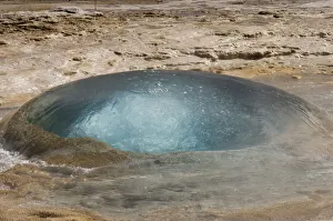 Images Dated 1st June 2007: Strokkur Geyser erupting, Geysir, Iceland