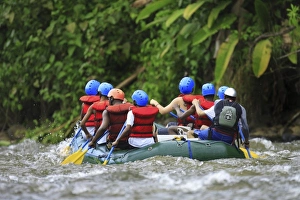 Images Dated 26th March 2007: Students White water rafting, Sarapiqui River, Costa Rica