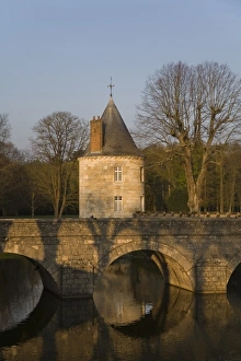 Images Dated 10th April 2007: Sully Chateau, Loiret, Loire Valley, France