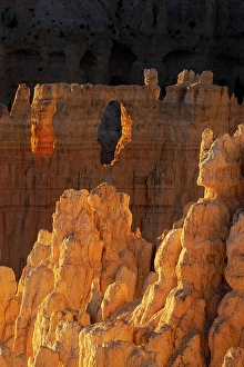 Images Dated 19th January 2024: Sunrise at Bryce Canyon National Park, Utah