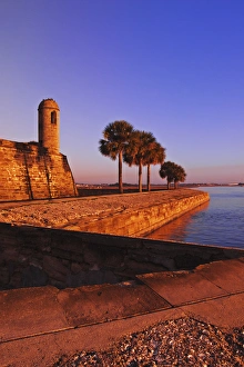 Images Dated 12th January 2011: Sunrise Castillo de San Marcos National Monuement St. Augustine, Florida