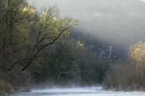 Images Dated 9th April 2006: Sunrise through fog on the Buffalo River, Steel Creek access, Buffalo National River