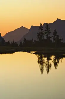 Images Dated 13th July 2007: Sunrise from Logan Pass, Glacier National Park, Montana