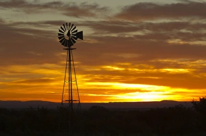 Images Dated 13th October 2011: Sunrise, windmill, Cimarron, New Mexico, Hwy 64