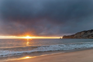 Images Dated 25th September 2023: Sunset over the Atlantic Ocean from Nazare, Portugal