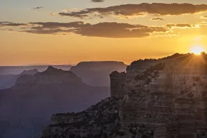 Images Dated 18th May 2018: Sunset over Cape Royal in Grand Canyon National Park, Arizona, USA