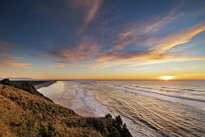 Images Dated 3rd December 2023: Sunset clouds over Benson Beach at Cape Disappointment State Park in Washington State, USA