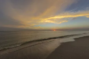 Images Dated 13th February 2018: Sunset clouds over the Gulf of Mexico on Sanibel Island in Florida, USA