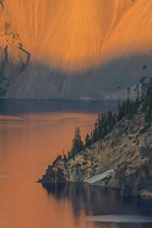 Images Dated 27th July 2016: Sunset colors the waters at Crater Lake National Park, Oregon, USA