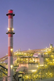 Images Dated 11th December 2006: sunset lighting electrical generating plant California