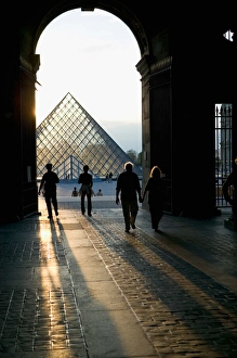 Images Dated 11th August 2004: Sunset behind the Louvre Pyramid, Paris, France