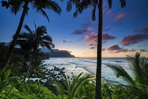 Images Dated 21st October 2015: Sunset over the Na Pali Coast from Hideaways Beach, Princeville, Kauai, Hawaii, USA