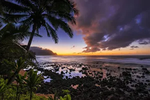 Images Dated 21st October 2015: Sunset over the Na Pali Coast from Hideaways Beach, Princeville, Kauai, Hawaii, USA