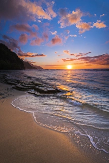 Hawaii Prints: Sunset over the Na Pali Coast from Ke e Beach, Haena State Park, Kauai, Hawaii USA