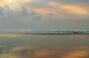Relaxing Prints: Sunset over the Pacific Ocean at Cannon Beach, Oregon, USA