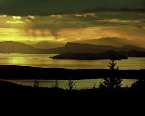 Images Dated 24th August 2004: A sunset view from Orcas Island in the San Juan Islands of Washington looking across