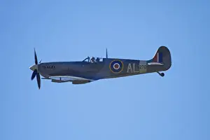 Images Dated 7th April 2012: Supermarine Spitfire - British and allied WWII Fighter Plane