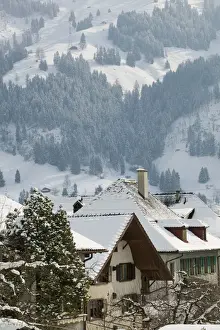 Ski Town Prints: SWITZERLAND-Bern-FRUTIGEN: Kandertal Valley- Town View / Winter