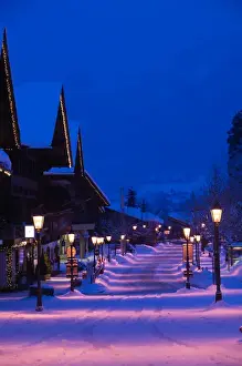 Images Dated 20th February 2005: SWITZERLAND-Bern-GSTaD: Buildings along Saanen strasse / Dawn / Winter