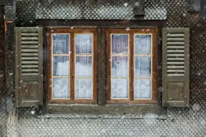 Housing Prints: SWITZERLAND-Bern-LAUTERBRUNNEN: Ski Chalets / Winter