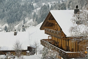 Images Dated 20th February 2005: SWITZERLAND-Bern-SaNEN (Area around Gstaad): Ski Chalet Under Fresh Snow / Winter