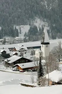 Images Dated 20th February 2005: SWITZERLAND-Bern-SaNEN (Area around Gstaad): Town Church with Fresh Snow Morning / Winter
