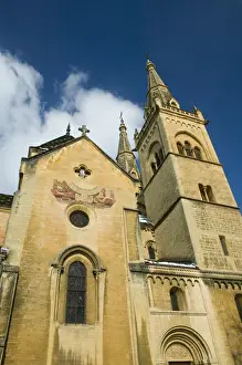 SWITZERLAND-NEUCHATEL: Collegiale Church (16th century) / Winter
