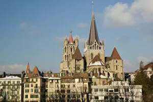 Images Dated 17th February 2005: SWITZERLAND-(Vaud)-LAUSANNE: Cathedral Tower / Winter / Morning