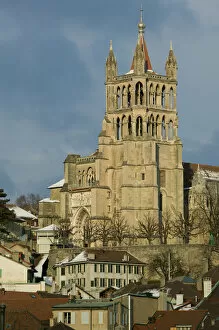 Images Dated 16th February 2005: SWITZERLAND-(Vaud)-LAUSANNE: Cathedral View from the Grand-Pont / Winter